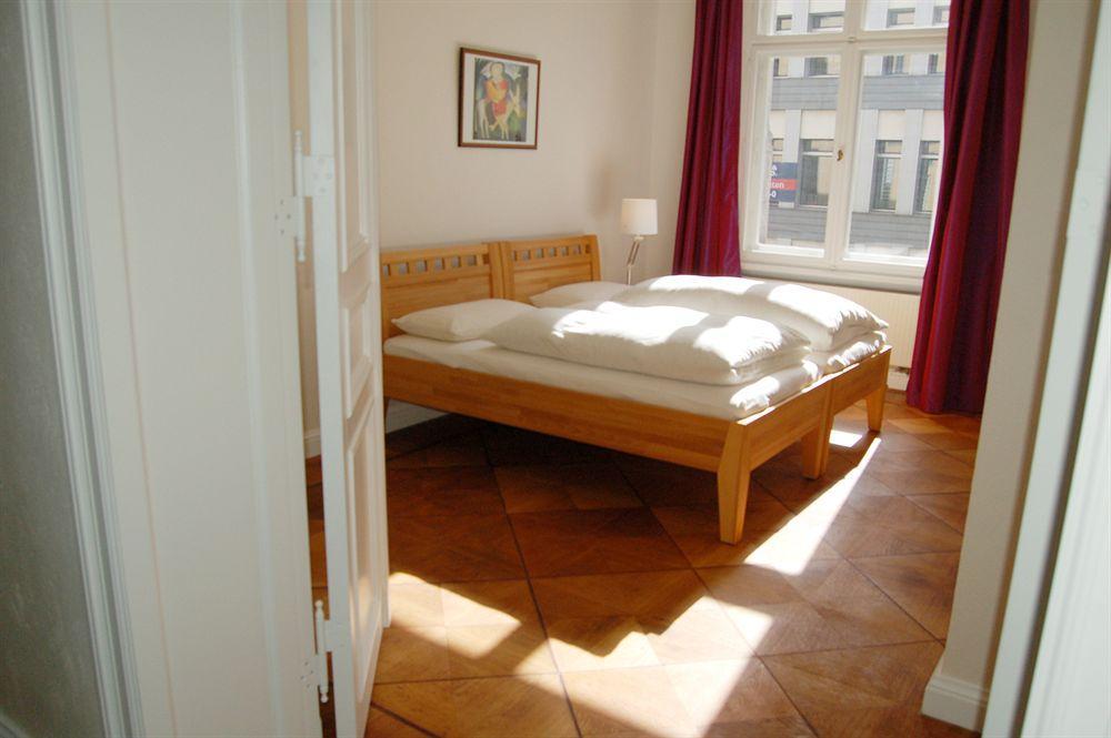 Aptc Downtown Monument4Rent Near Checkpoint Charlie Berlin Exterior photo